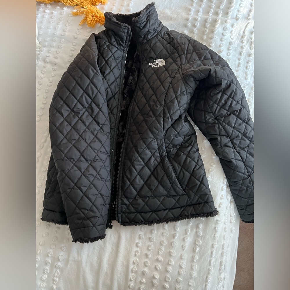 Adorable North face winter coat/ puffer jacket